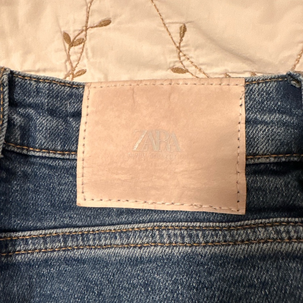 Zara Flared Jeans size 2